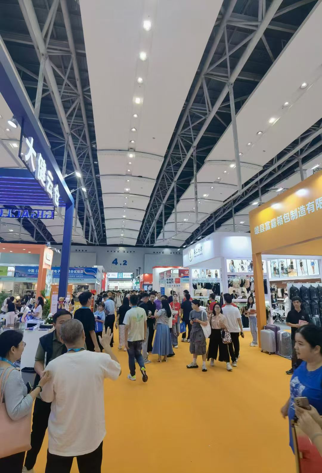 カーライトファクトリー、会社、メーカー、中国製、テールライト、ワークライト、サイドライト、トラックライト