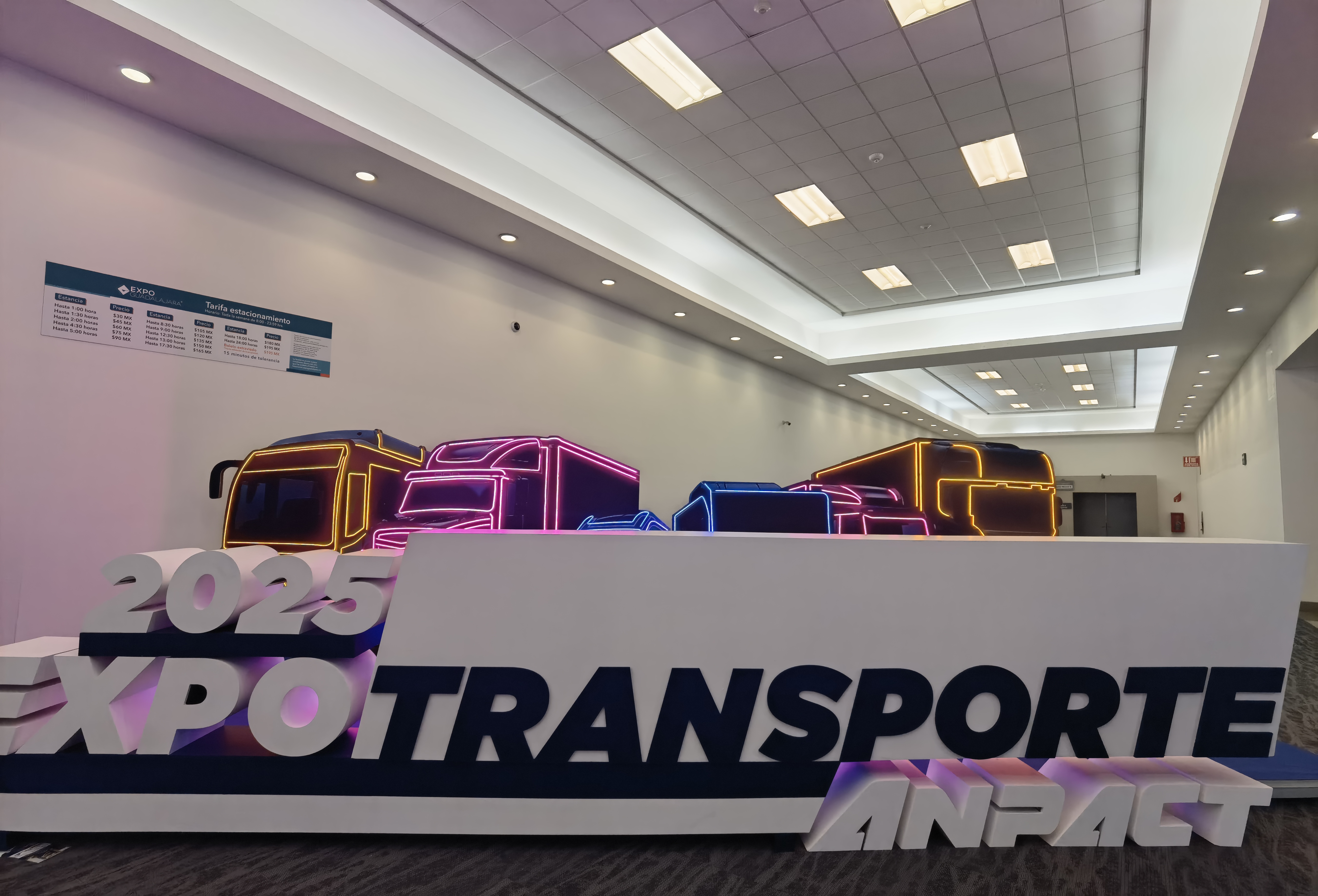 カーライト工場、会社、メーカー、中国製、テールライト、作業灯、サイドライト、トラックライト