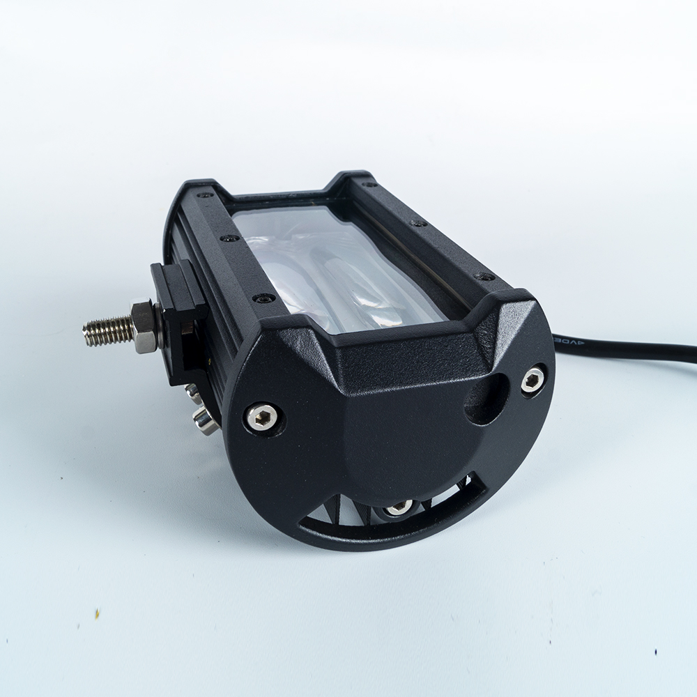 72W長方形のスポットビームLED TURCKのライトワークライトを駆動しました